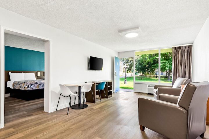 Studio 6 Hammond LA – I12 – I55