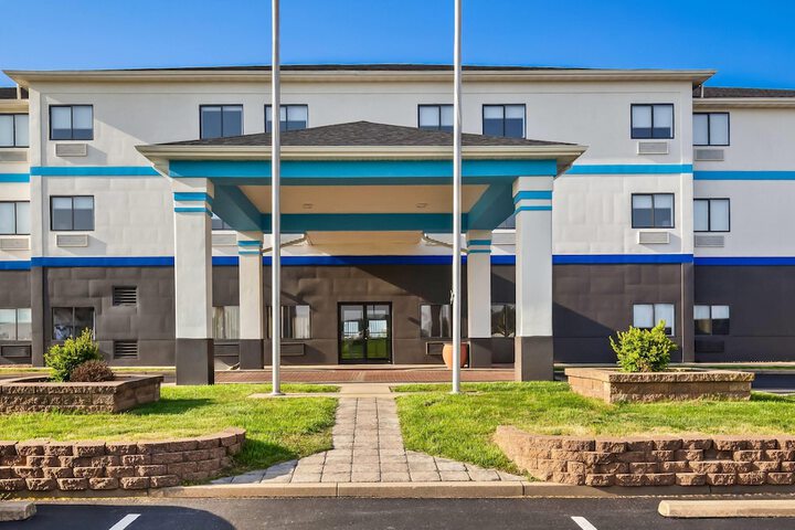 Days Inn by Wyndham Collinsville / St. Louis