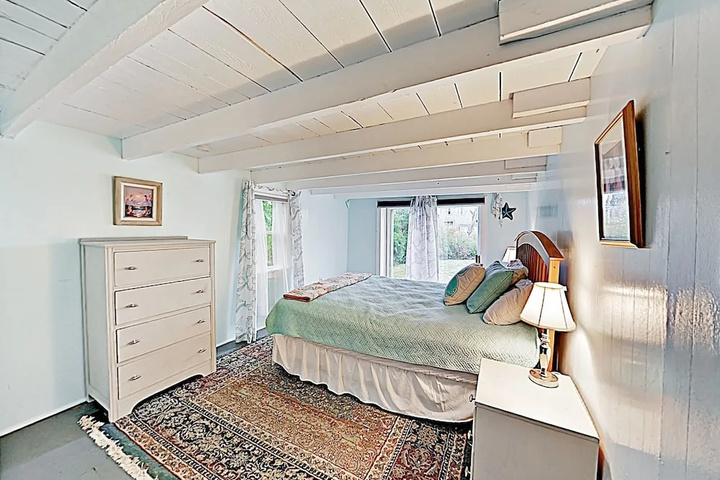 Ocean-view Sunrise - Steps To Beach 2 Bedroom Cottage
