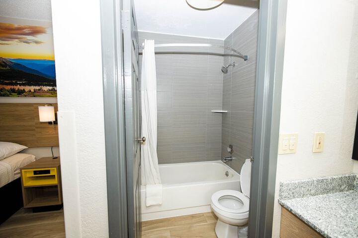 Room 26 of 45
