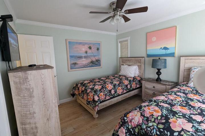 LUX VILLAs on beautiful Palmer Ranch