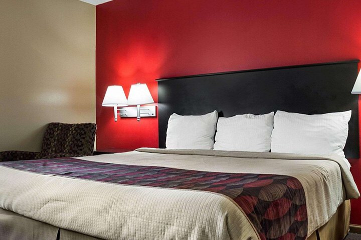 Econo Lodge Jamestown South