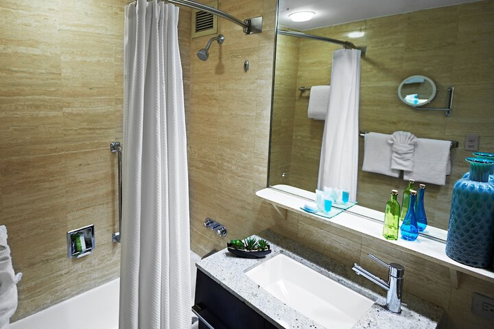 Room 10 of 22