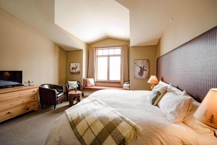 Room 26 of 53