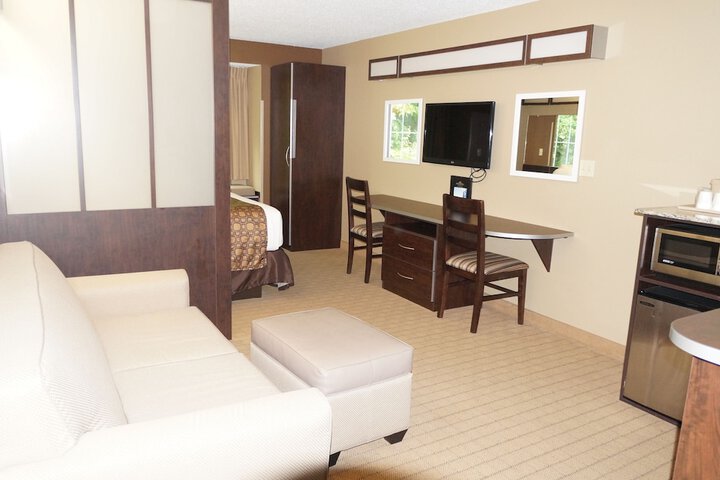 Room 11 of 39