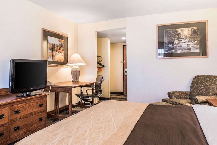 Room 15 of 34