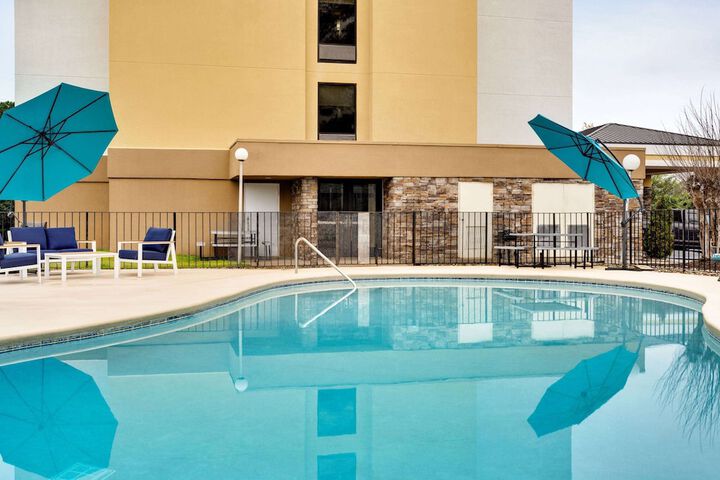 Pool 5 of 39