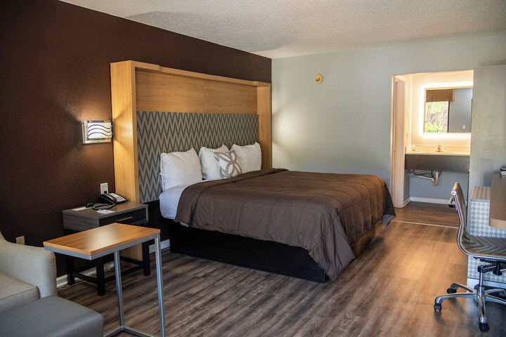 Room 19 of 35