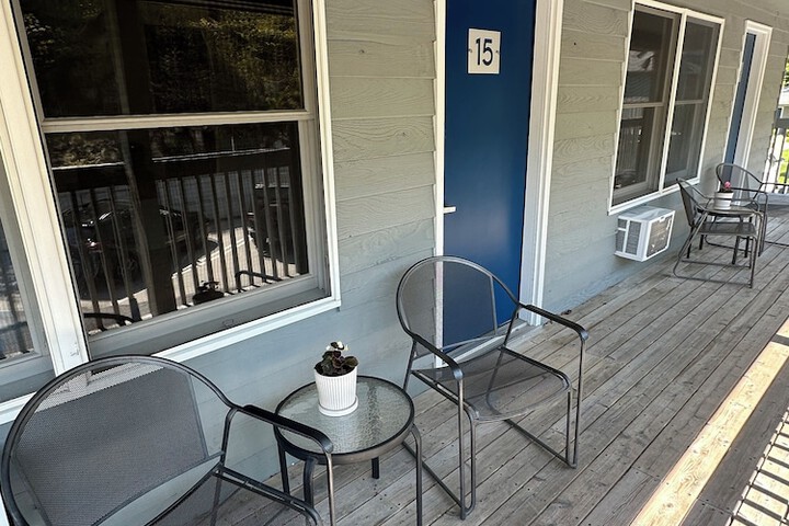 DownTown Inn