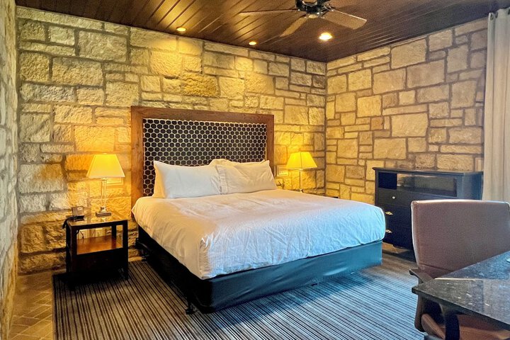 Room 72 of 174