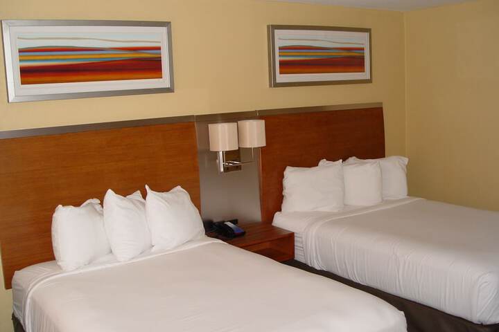 Room 52 of 76