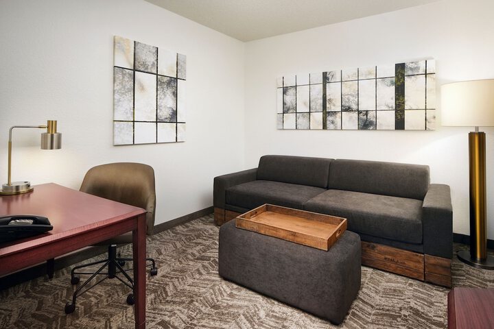Room 15 of 37