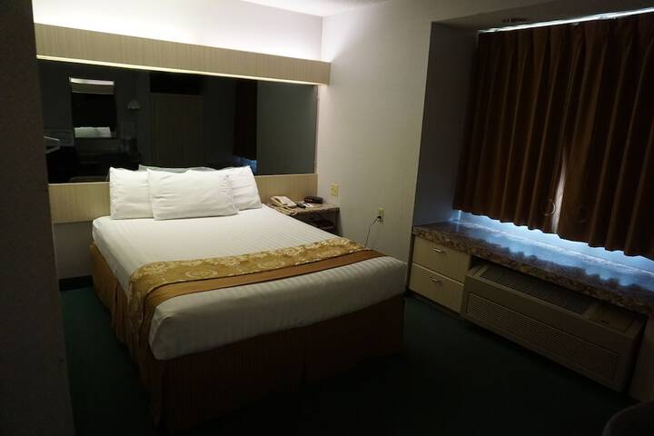 Room 15 of 19