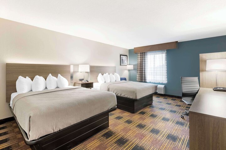 Room 32 of 41