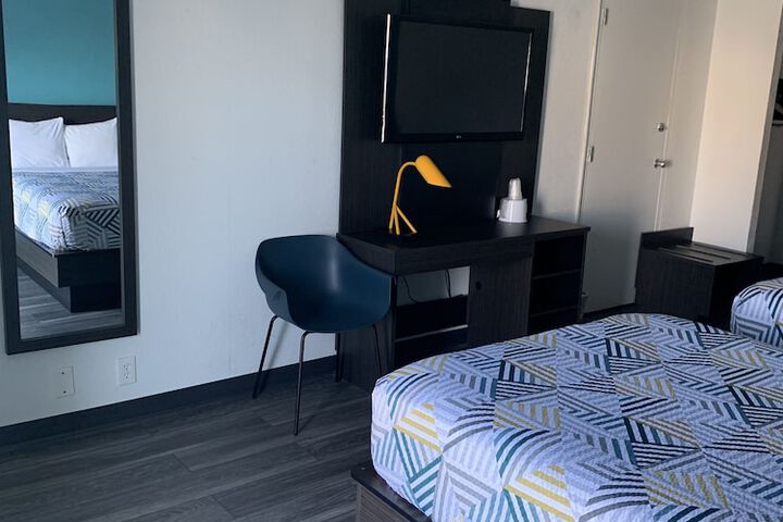 Room 17 of 34
