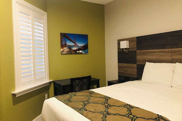 Room 17 of 34