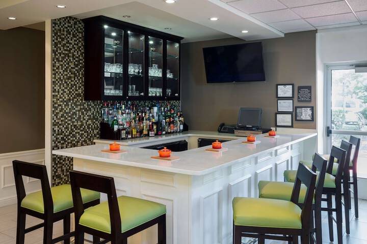 Hilton Garden Inn Edison / Raritan Center