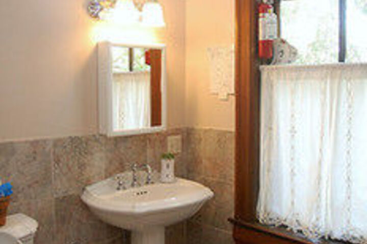 The Grand Anne Bed & Breakfast