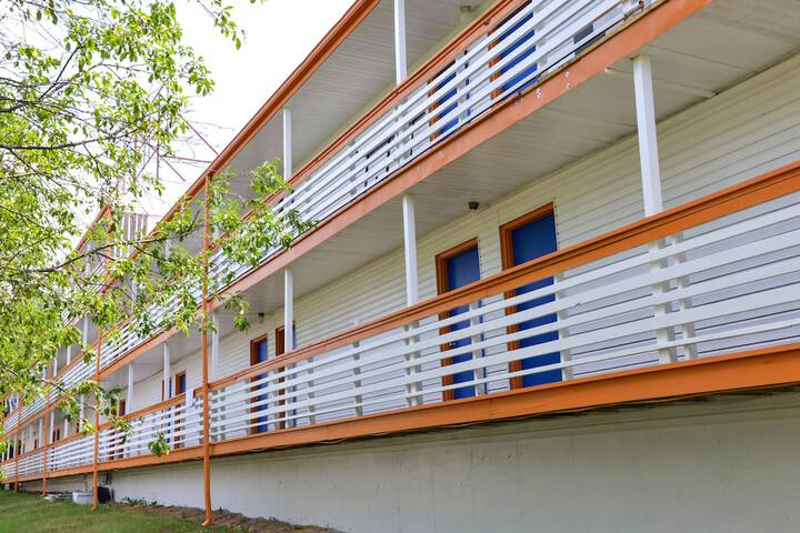 Hotel Exterior 24 of 24