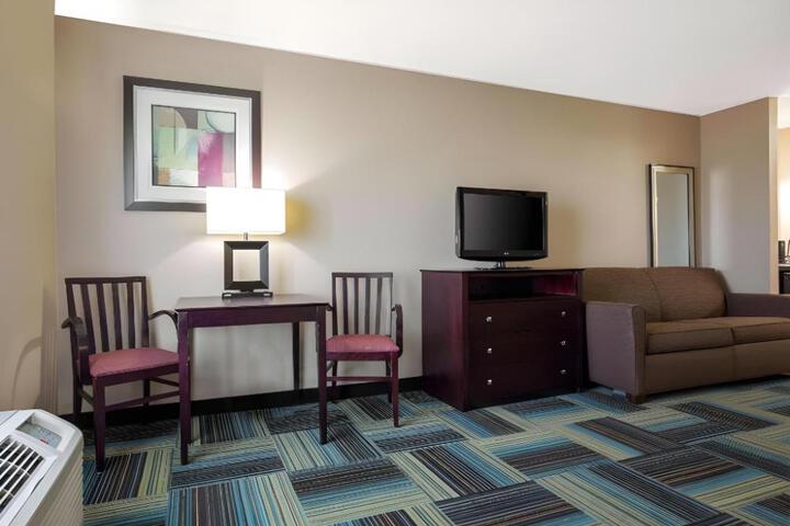 Quality Inn & Suites Arnold