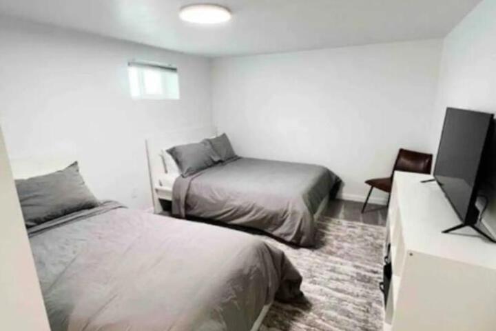 Entire Home near SLC. Family Friendly & King Suite