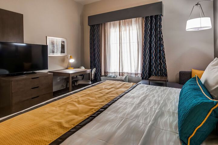Room 18 of 25