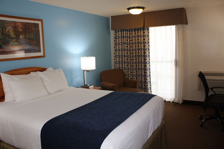 Room 28 of 44