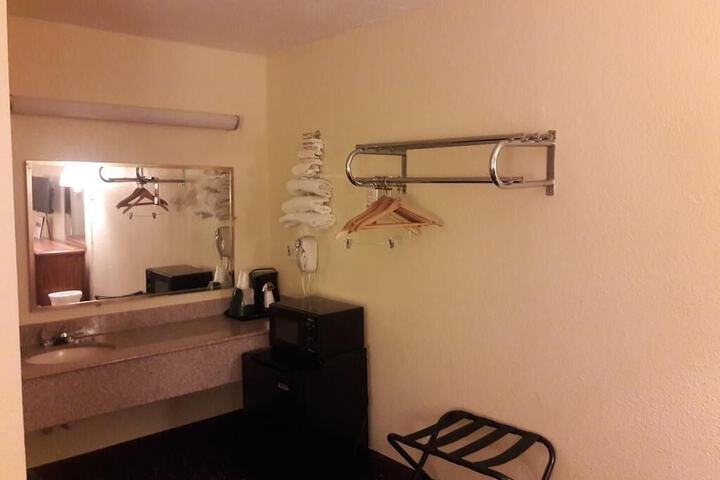 Room 12 of 16