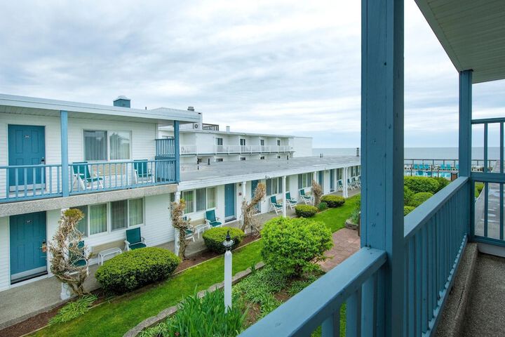 Blue Water Resort