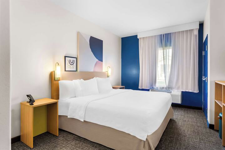 Spark by Hilton Pearland