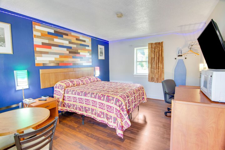 Room 11 of 29