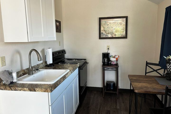 Lamplighter Cabins & Suites