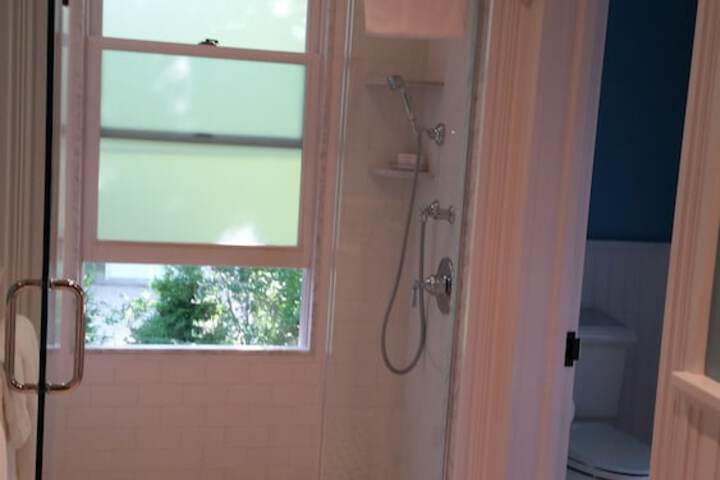 Room 6 of 29
