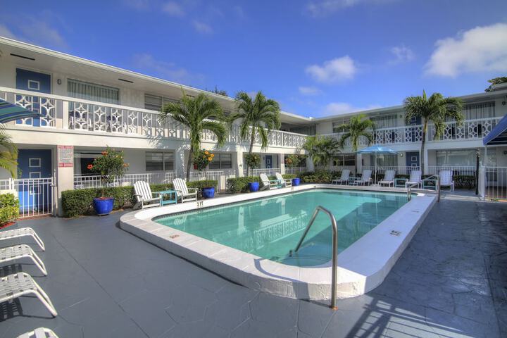 May-Dee Suites