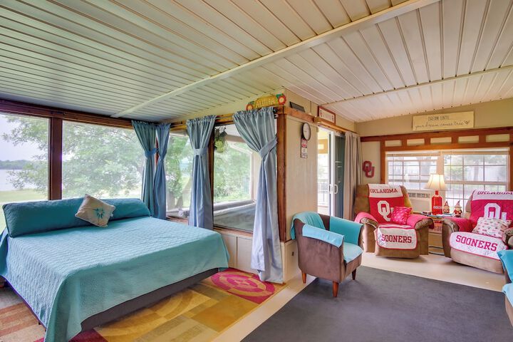 Cozy Lake Eufaula Hideaway w / Fire Pit & Hot Tub!