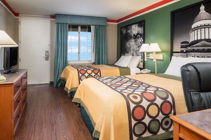 Room 9 of 13