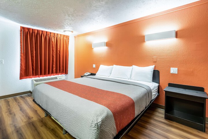Room 26 of 30