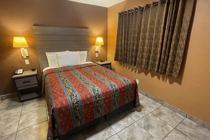 New Corral Motel