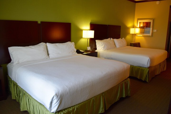 Room 15 of 37