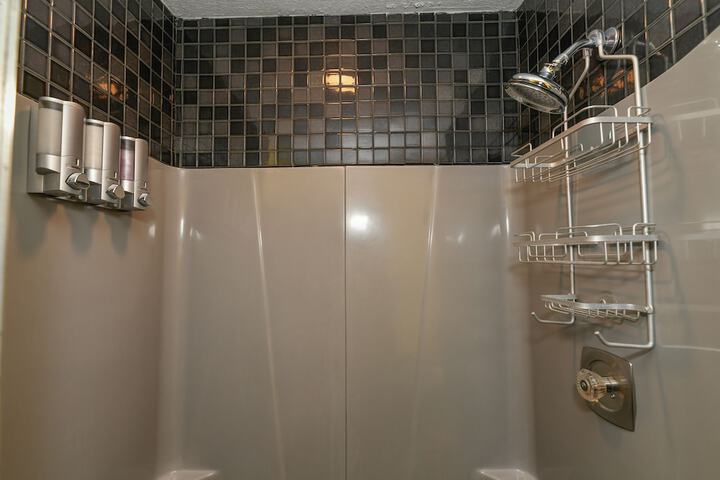 Room 115 of 276