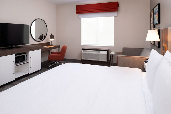 Hampton Inn & Suites Buena Park