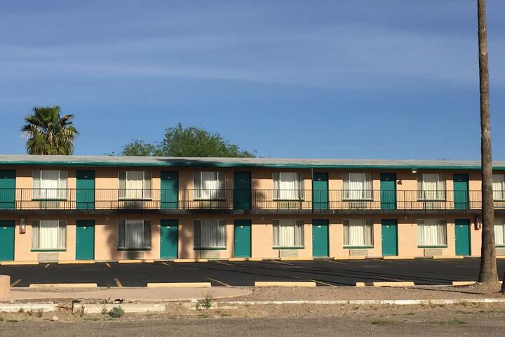Hotel 8 of 25