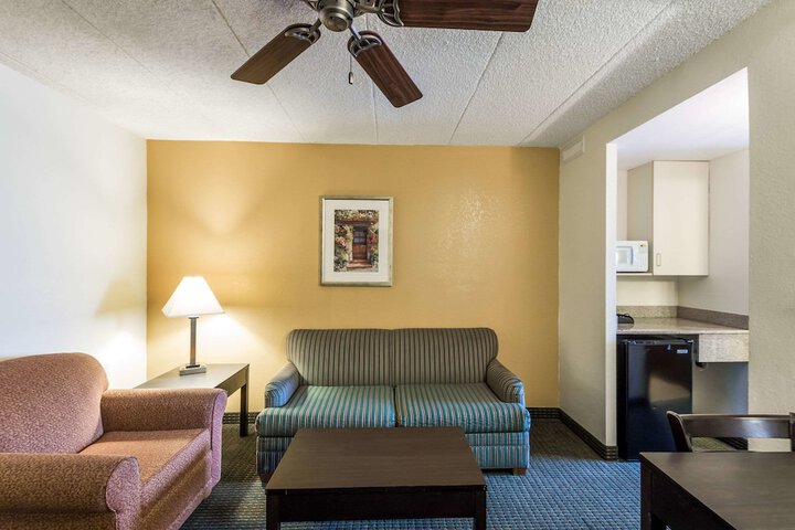 Room 33 of 56