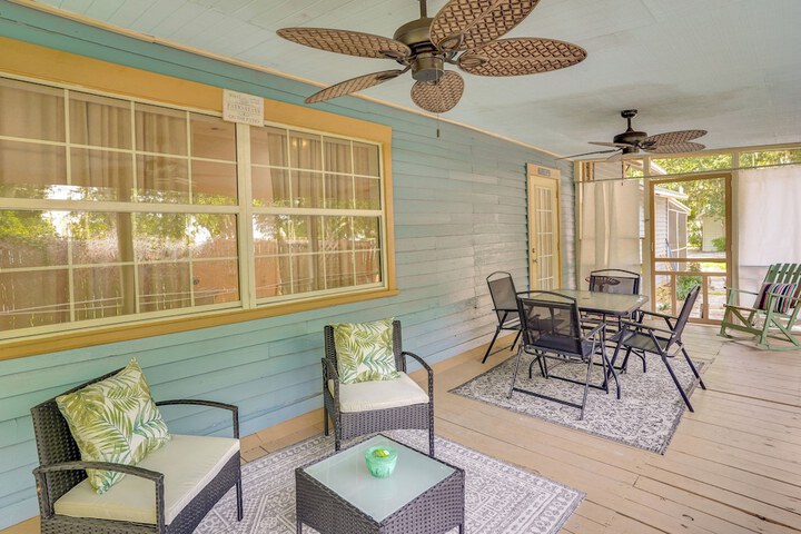 Lake Wales Vacation Rental w / Screened-in Porch!