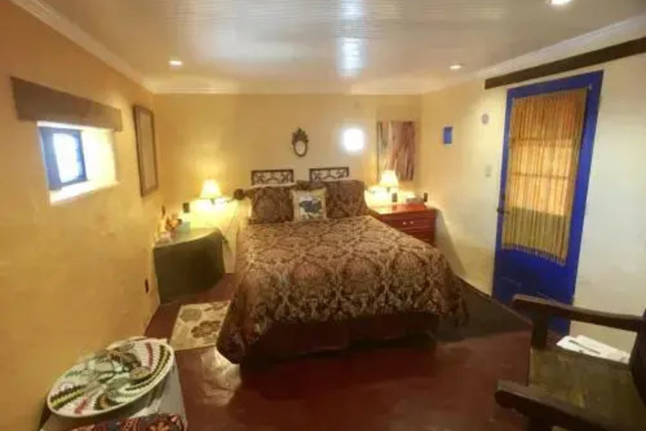 Eves Garden Bed & Breakfast