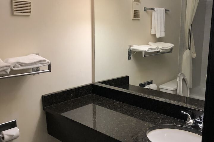 Room 70 of 125