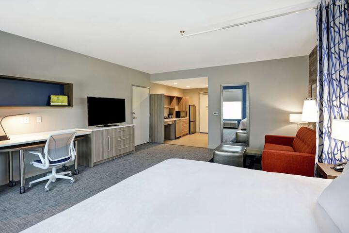 Room 16 of 33