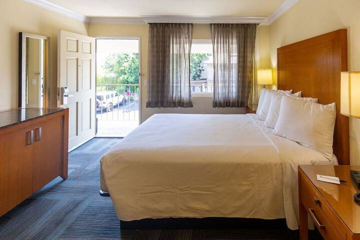 Room 16 of 36
