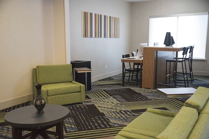 Business Center 9 of 9