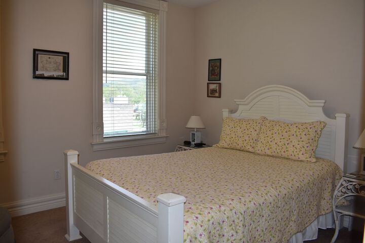 Room 150 of 238